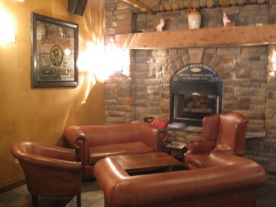 molly-brannigans-fireplace
