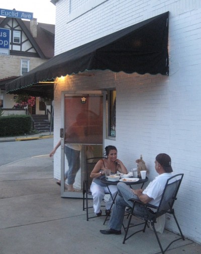 smiling-banana-leaf-outdoor-seating